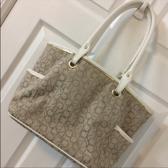 Calvin Klein 🔥🔥🔥🔥 - Picture 2 of 3